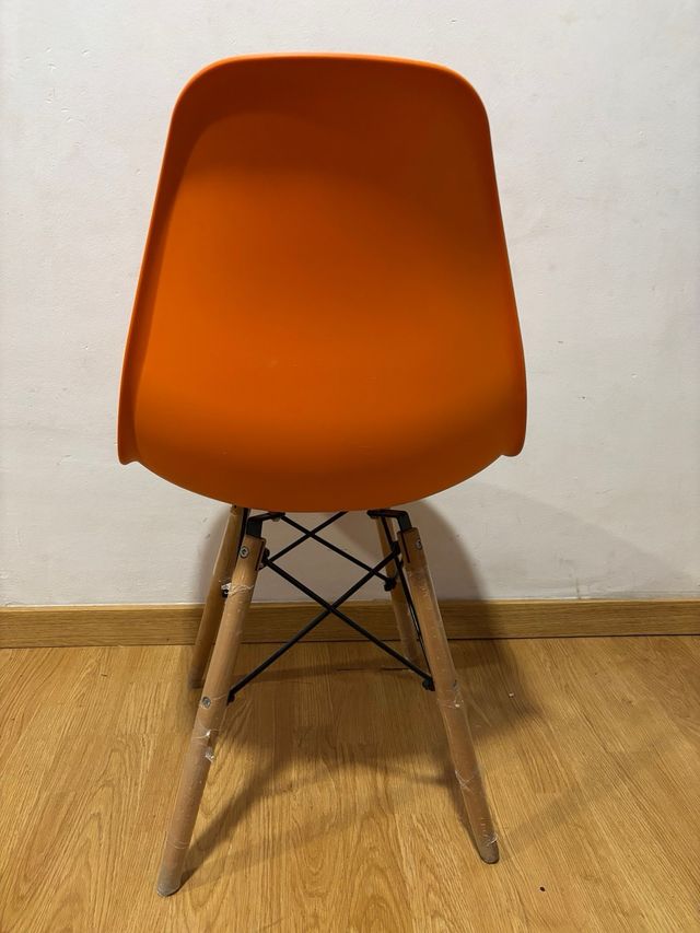 Silla Eames Naranja