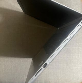 Portátil HP 250 G7 

gris plata