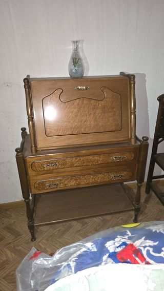 Escritorio antiguo de madera