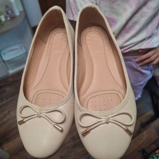 Zapatos bailarinas beige niña