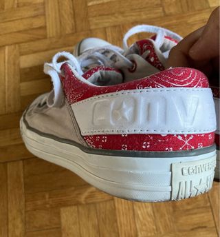 Converse All Star unisex grises rojas