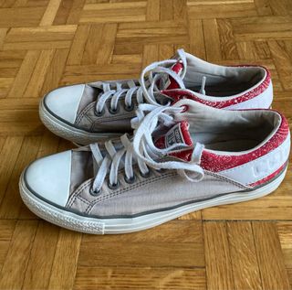 Converse All Star unisex grises rojas