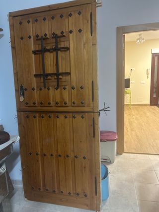 Puerta madera maciza rústica 
