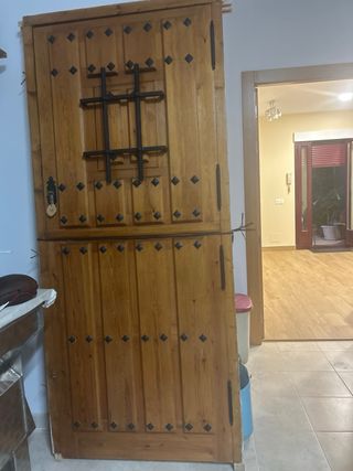 Puerta madera maciza rústica 