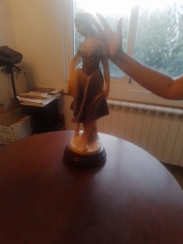Escultura chica campesina - Art Deco