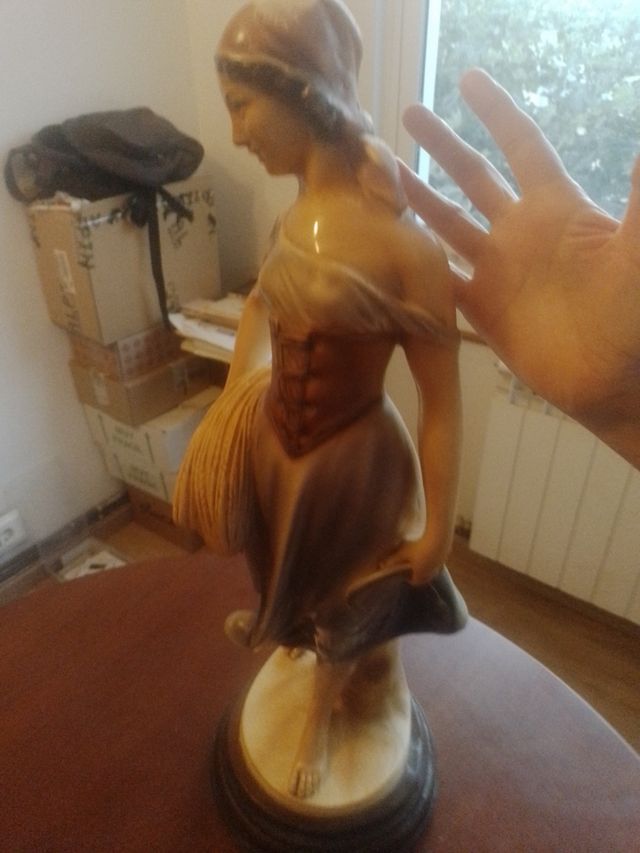 Escultura chica campesina - Art Deco