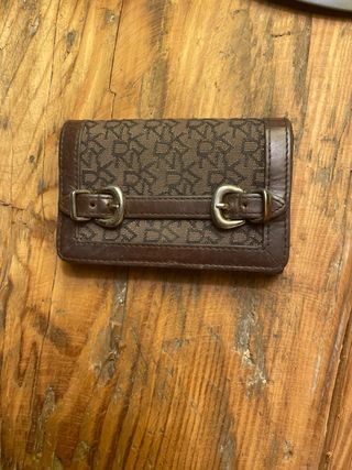 Monedero DKNY marrón