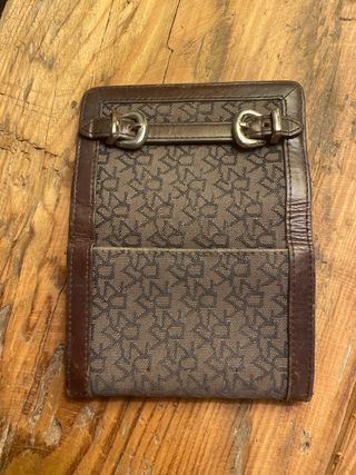 Monedero DKNY marrón