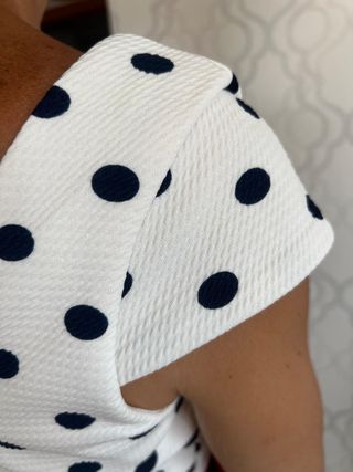 Vestido lunares blanco y azul