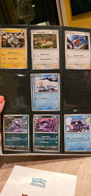 Album no Completo Pokémon Escarlata & Púrpura 151