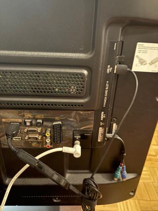 TV LG 37" 5300 - Negro con mando a distancia