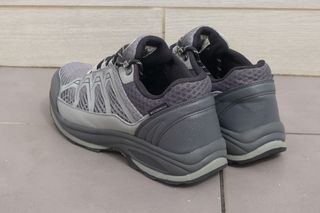 Zapatos Grises Senderismo