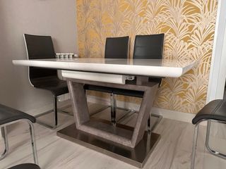 Mesa de comedor abatible y sillas