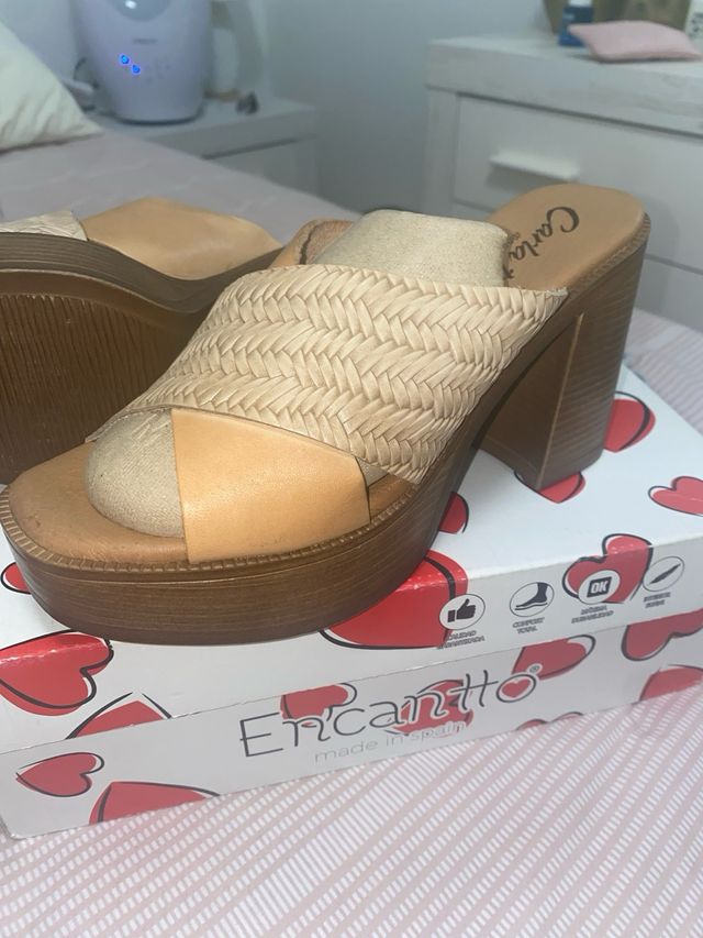 Zuecos Carmela piel - beige/marrón