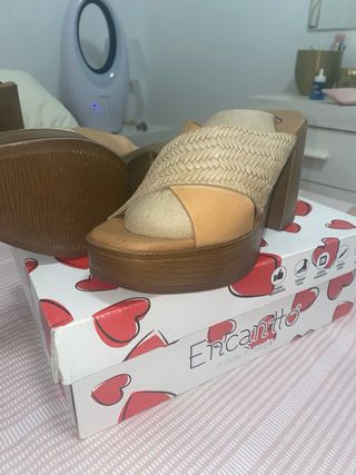 Zuecos Carmela piel - beige/marrón