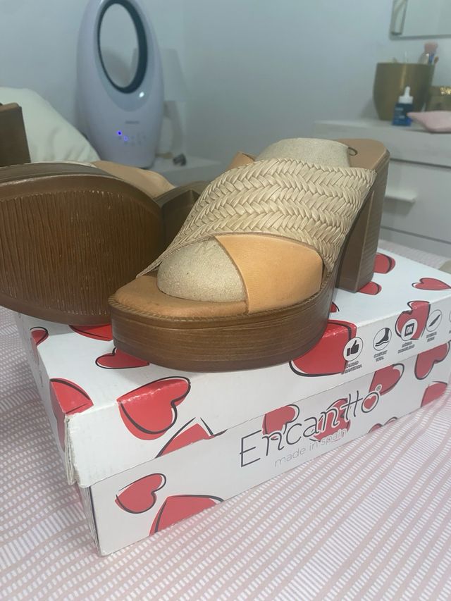 Zuecos Carmela piel - beige/marrón