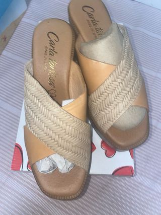 Zuecos Carmela piel - beige/marrón