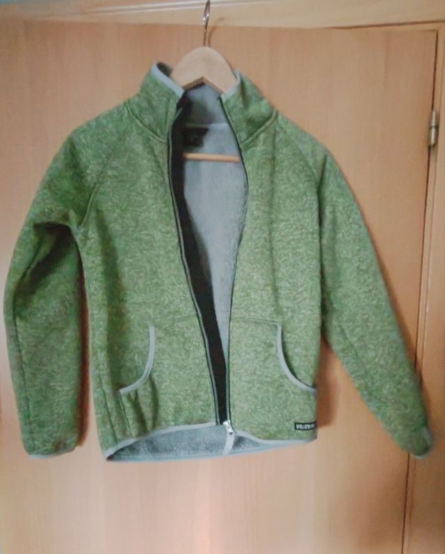 Chaqueta polar verde niño