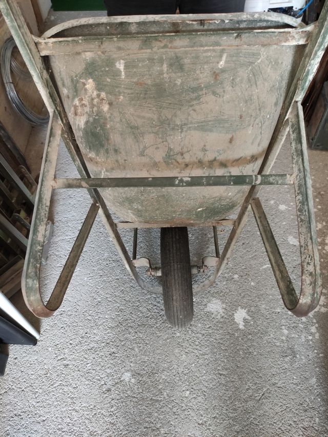 Carriola zincata usata