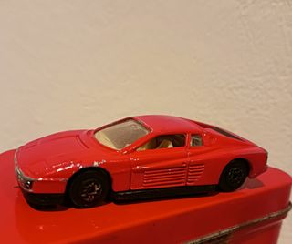 Ferrari Testarrosa escala 1:64 