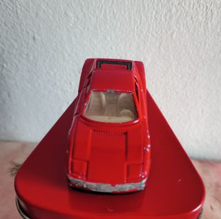 Ferrari Testarrosa escala 1:64 