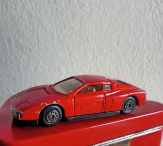 Ferrari Testarrosa escala 1:64 