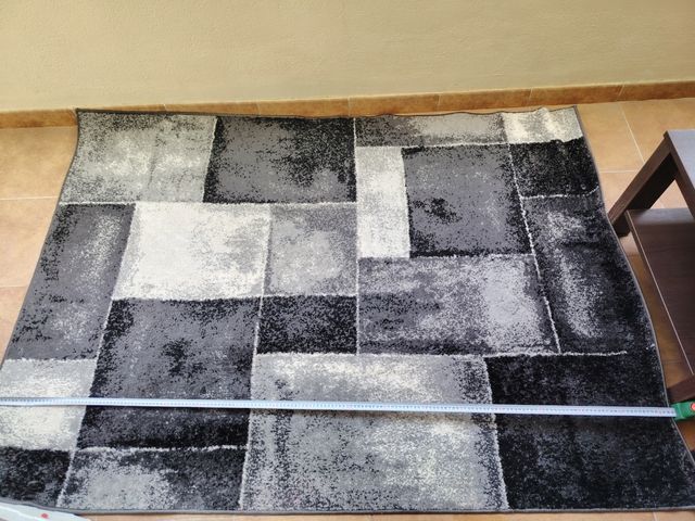 Alfombra Gris y Negra Moderna