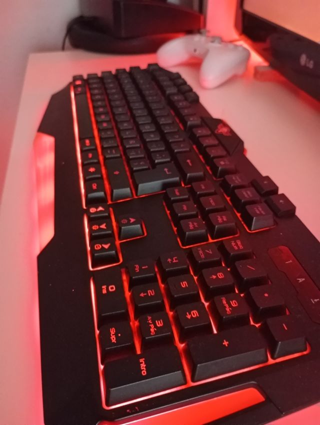 Teclado Spirit of Gamer PRO K3 LED.