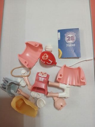 Muñeca Playmobil con globo de la serie 28
