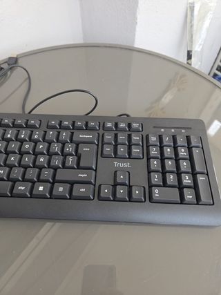 Teclado Trust. USB Nuevo