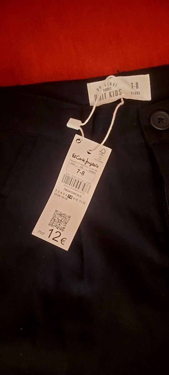 Pantalón corto uniforme azul marino. Nuevo