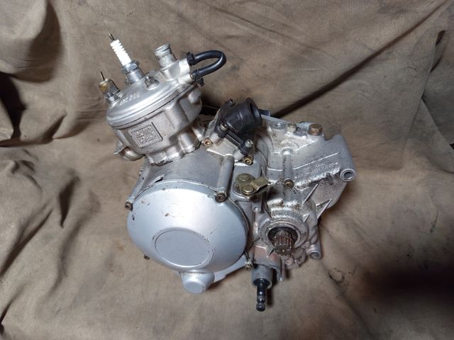 Motor AM6