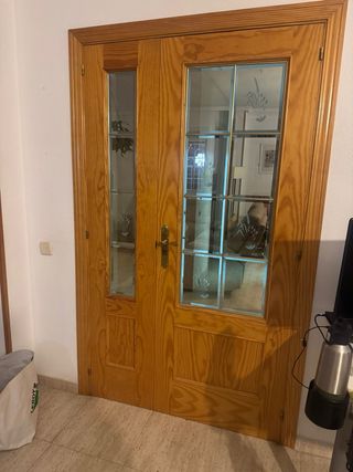 Puerta doble madera salón