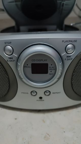 Radio CD Portátil - Gris Plata