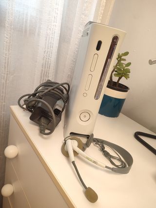 Xbox 360 blanca y gris