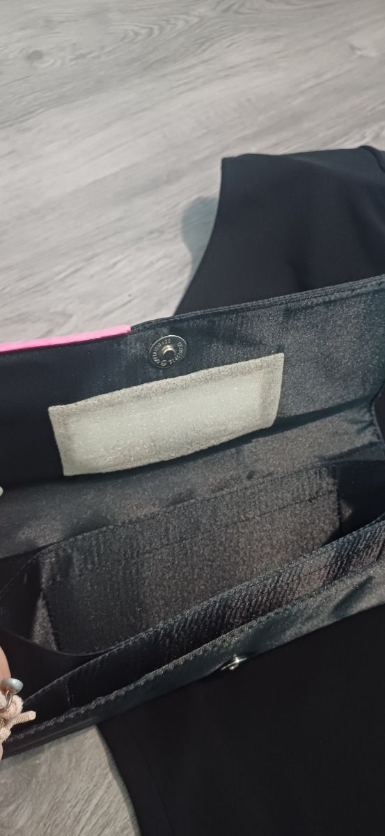 Vestido Negro + Bolso