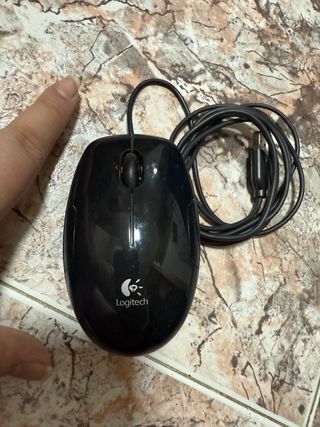 Ratón Logitech negro