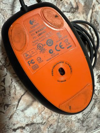 Ratón Logitech negro