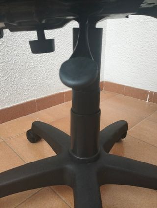 Silla oficina giratoria negra