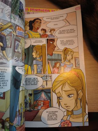 Revista WITCH, con el Comic "Todas las estrellas"