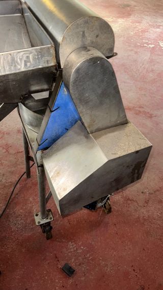 Máquina partir aceitunas