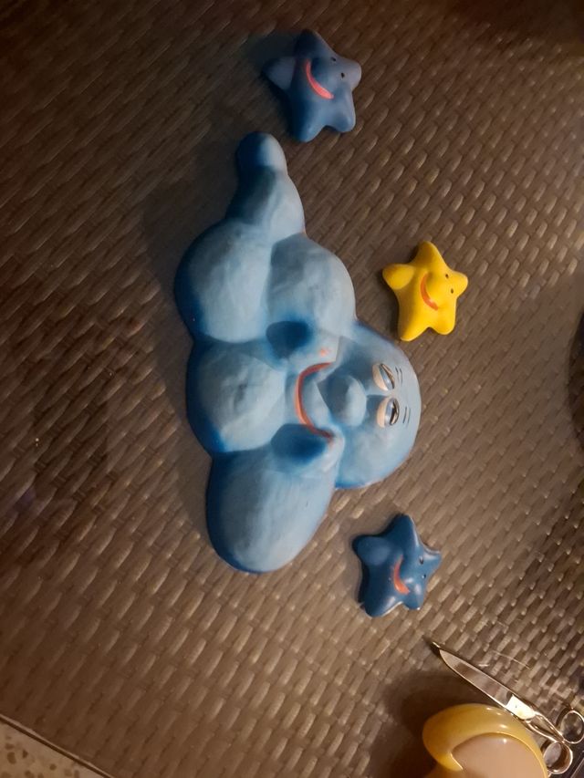 Nube y estrellas infantiles