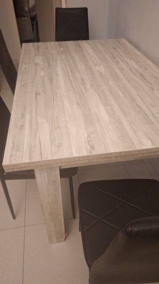 Mesa extensible gris-beige seminueva