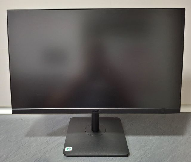 Monitor Acer 24" - Delgado y elegante