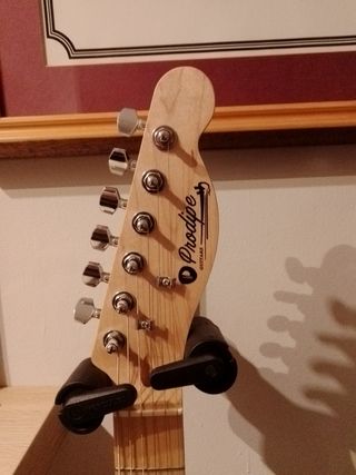 Guitarra eléctrica tipo Telecaster