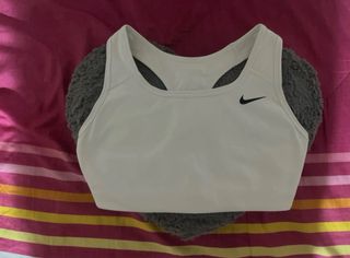 Top Nike blanco deportivo
