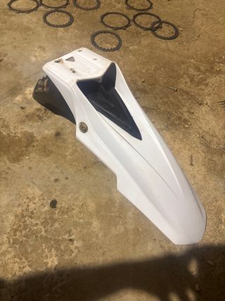 Guardabarros blanco moto