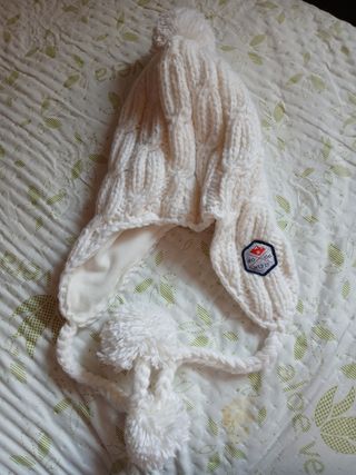 Cappellino invernale bianco