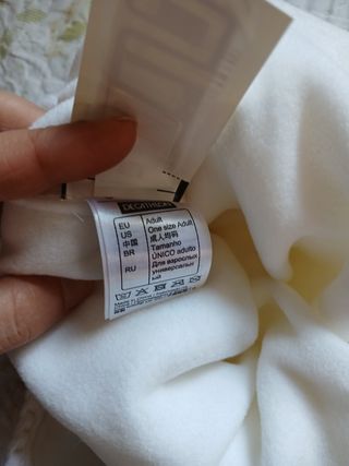 Cappellino invernale bianco