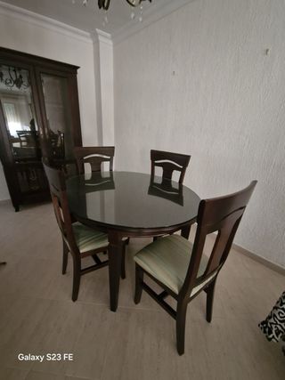 Mesa ovalada con cristal + 4 sillas - Comedor
